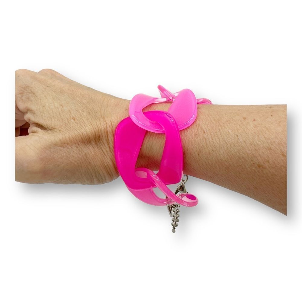 Barbie Hot Pink Bold Plastic Link Bracelet w/Chain‎ Fastener Retro Vibe